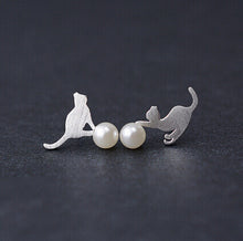 925 Sterling Silver Stud Natural Pearl Kitten Earrings