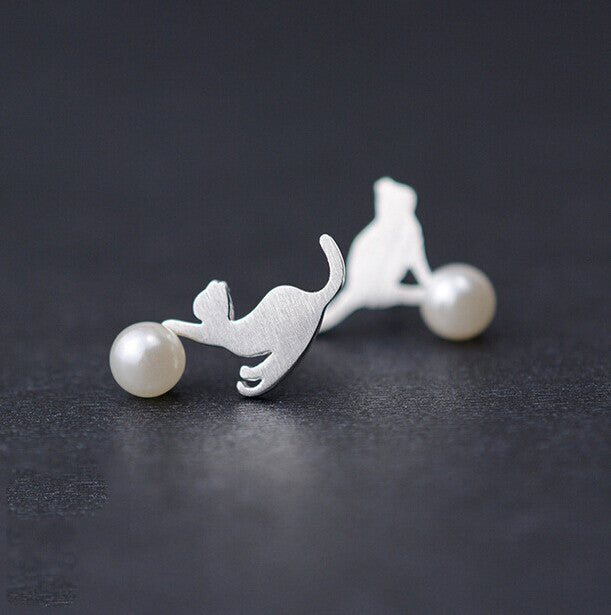 925 Sterling Silver Stud Natural Pearl Kitten Earrings