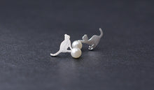 925 Sterling Silver Stud Natural Pearl Kitten Earrings